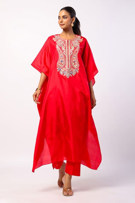 Swati Vijaivargie_Red Silk Embroidery Round Neck Resham Kaftan And Pant Set _Online_at_Aza_Fashions