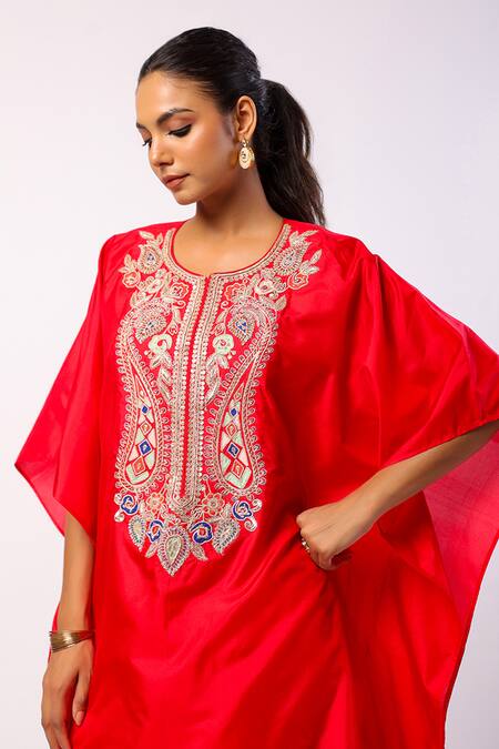 Swati Vijaivargie_Red Silk Embroidery Round Neck Resham Kaftan And Pant Set _at_Aza_Fashions