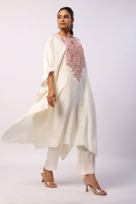 Buy_Swati Vijaivargie_Ivory Silk Embroidery Round Neck Resham Kaftan And Straight Pant Set 