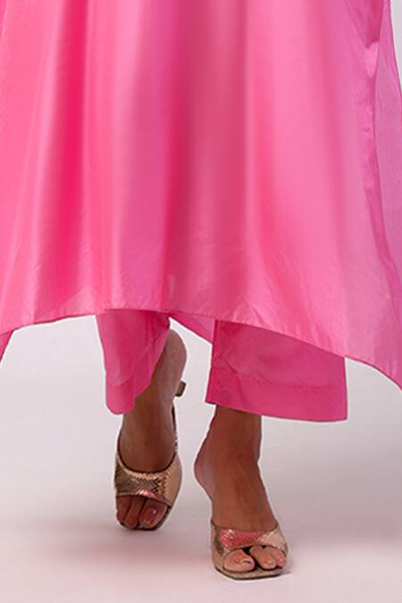 Swati Vijaivargie_Pink Silk Embroidery Round Neck Paisley Kaftan With Pant _Online_at_Aza_Fashions