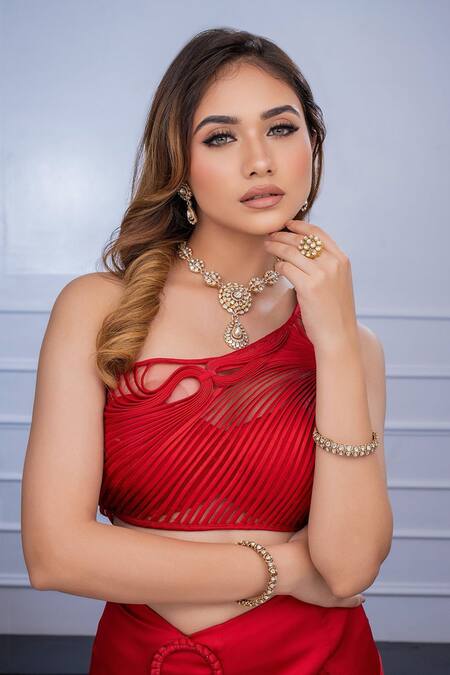Mireya Sanya_Red Satin One Shoulder Wire Sculpted Pre-draped Saree With Blouse _Online_at_Aza_Fashions
