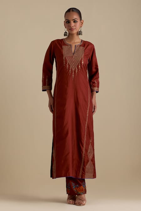 Buy_Kora_Maroon , Organza Sequins, Embroidery, Gota Patti, Zari Round Kurta Set _Online_at_Aza_Fashions