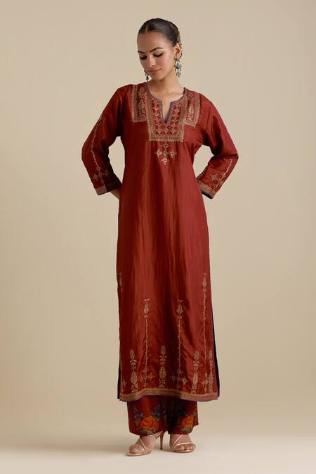Shop Kora Maroon , Organza Embroidery, Gota Patti, Sequins Round Neck Kurta Set Online at Aza Fashions Shop_Kora_Maroon , Organza Embroidery, Gota Patti, Sequins Round Neck Kurta Set _Online_at_Aza_Fashions
