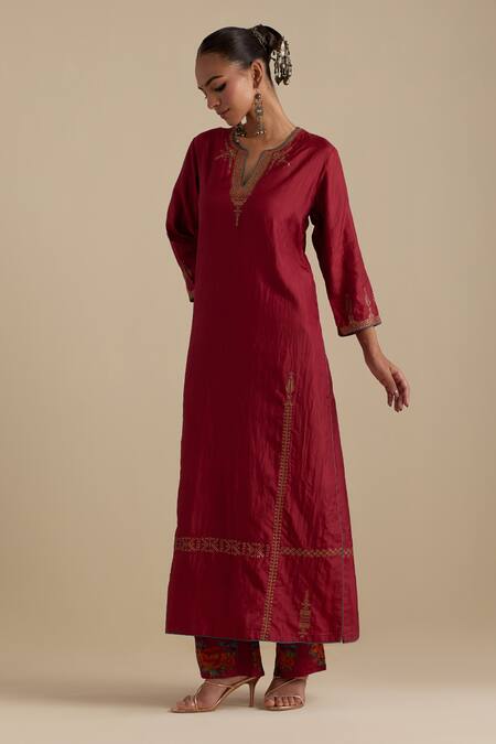 Buy_Kora_Red , Organza Embroidery, Gota Patti Round Sequin Straight Kurta Set _Online_at_Aza_Fashions
