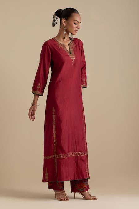 Shop_Kora_Red , Organza Embroidery, Gota Patti Round Sequin Straight Kurta Set _Online_at_Aza_Fashions