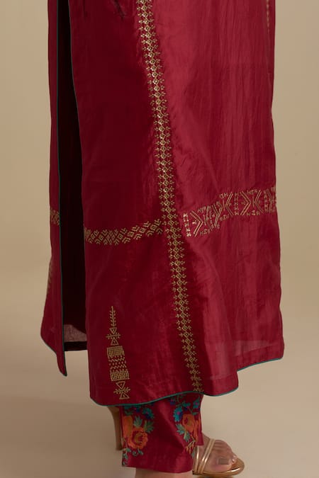 Kora_Red , Organza Embroidery, Gota Patti Round Sequin Straight Kurta Set _at_Aza_Fashions