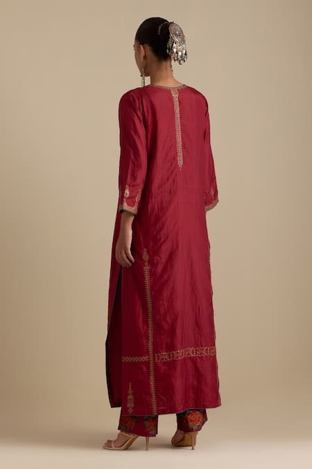 Shop_Kora_Red , Organza Embroidery, Gota Patti Round Sequin Straight Kurta Set _at_Aza_Fashions