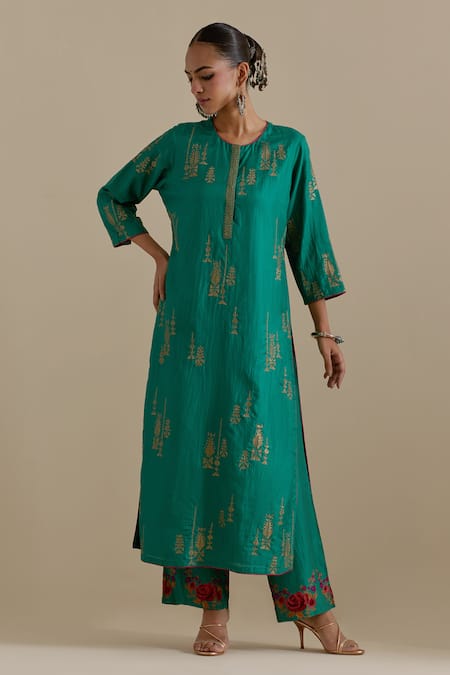 Kora_Green , Organza Embroidery, Sequins, Contrast Hem Straight Kurta Set _Online_at_Aza_Fashions
