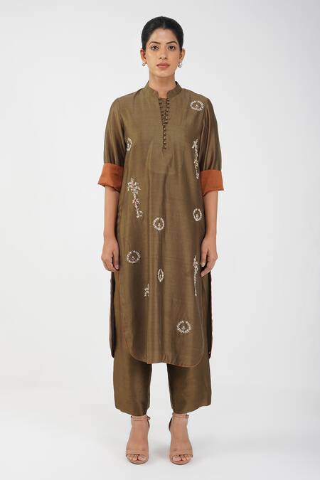 Buy_Diva By Sangeeta Ranka_Green Chanderi, Muslin Embroidery Mandarin Collar Floral Vine Kurta Trouser Set _Online_at_Aza_Fashions