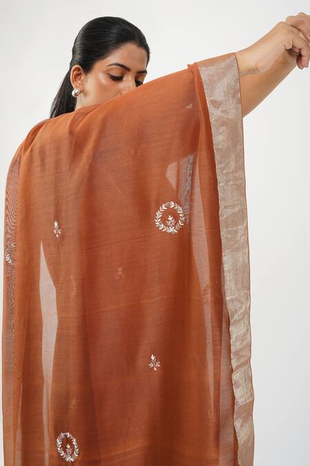 Buy_Diva By Sangeeta Ranka_Green Chanderi, Muslin Embroidery Mandarin Collar Floral Vine Kurta Trouser Set 