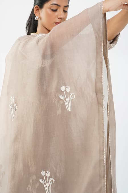 Shop_Diva By Sangeeta Ranka_Beige Chanderi, Linen Embroidery V-neck Abstract Print Kurta Trouser Set _Online_at_Aza_Fashions