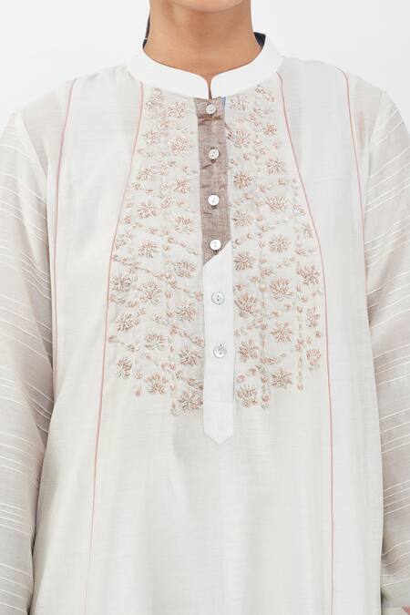 Buy Diva By Sangeeta Ranka Off White Tissue, Chanderi Embroidery Mandarin Collar Zardozi Kurta Set Online at Aza Fashions Buy_Diva By Sangeeta Ranka_Off White Tissue, Chanderi Embroidery Mandarin Collar Zardozi Kurta Set _Online_at_Aza_Fashions