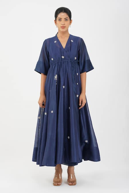 Buy_Diva By Sangeeta Ranka_Blue Organza, Chanderi, Linen Embroidery, Zari V-neck Floral Angarkha Set _Online_at_Aza_Fashions