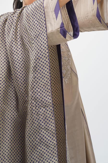 Buy_Diva By Sangeeta Ranka_Brown Silk, Chanderi Embroidery Mandarin Collar Zardozi Kurta Trouser Set 