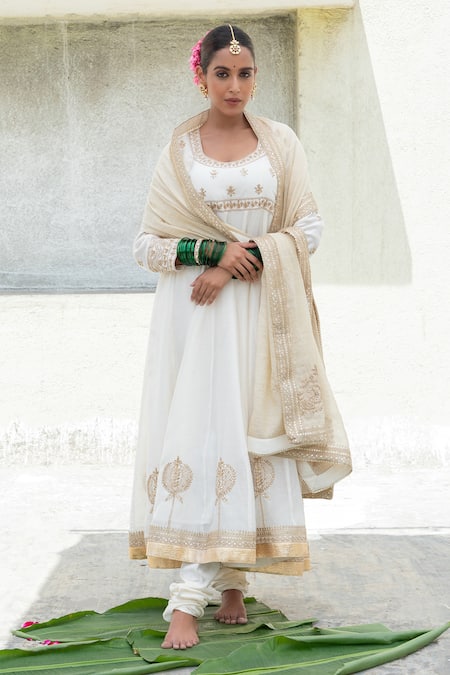 Pants And Pajamas White Silk, Chanderi Embroidery, Sequins Round Floral Anarkali Churidar Set Online at Aza Fashions Pants And Pajamas_White Silk, Chanderi Embroidery, Sequins Round Floral Anarkali Churidar Set _Online_at_Aza_Fashions