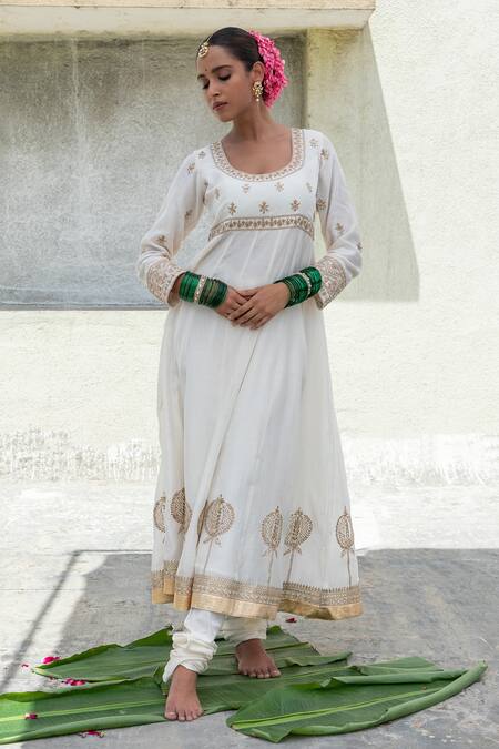Shop Pants And Pajamas White Silk, Chanderi Embroidery, Sequins Round Floral Anarkali Churidar Set Online at Aza Fashions Shop_Pants And Pajamas_White Silk, Chanderi Embroidery, Sequins Round Floral Anarkali Churidar Set _Online_at_Aza_Fashions