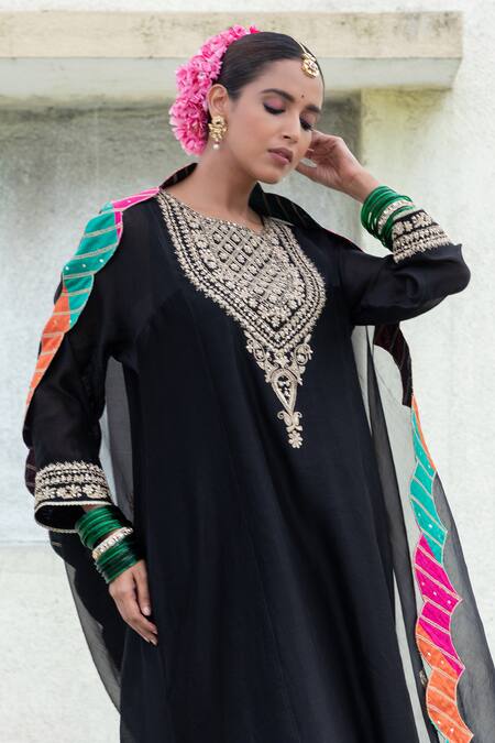 Pants And Pajamas Black Silk Organza Patchwork Scallop Border Embroidered Dupatta Online at Aza Fashions Pants And Pajamas_Black Silk Organza Patchwork Scallop Border Embroidered Dupatta _Online_at_Aza_Fashions