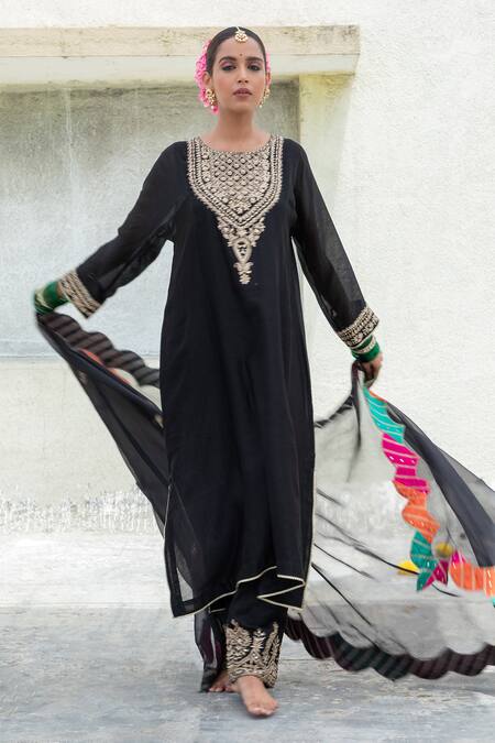 Buy Pants And Pajamas Black Silk Organza Patchwork Scallop Border Embroidered Dupatta Online at Aza Fashions Buy_Pants And Pajamas_Black Silk Organza Patchwork Scallop Border Embroidered Dupatta _Online_at_Aza_Fashions
