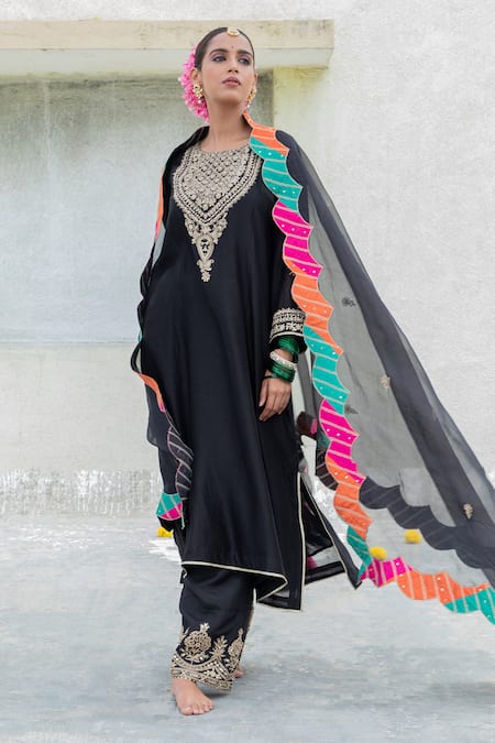 Pants and Pajamas Scallop Border Embroidered Dupatta 