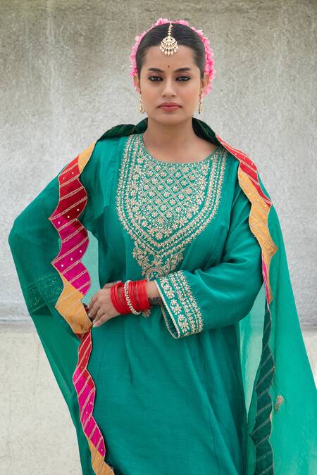 Pants And Pajamas Green Silk Organza Embroidery Scallop Patchwork Border Dupatta Online at Aza Fashions Pants And Pajamas_Green Silk Organza Embroidery Scallop Patchwork Border Dupatta _Online_at_Aza_Fashions