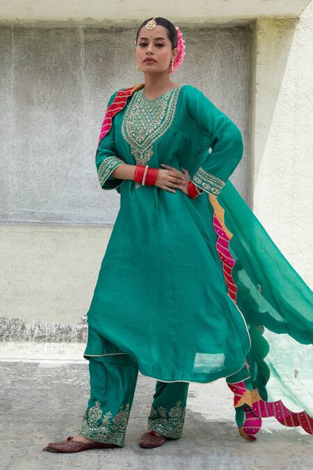 Buy Pants And Pajamas Green Silk Organza Embroidery Scallop Patchwork Border Dupatta Online at Aza Fashions Buy_Pants And Pajamas_Green Silk Organza Embroidery Scallop Patchwork Border Dupatta _Online_at_Aza_Fashions
