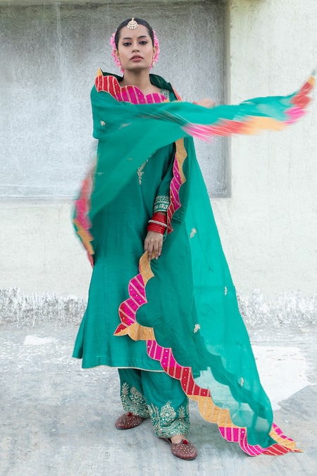 Shop Pants And Pajamas Green Silk Organza Embroidery Scallop Patchwork Border Dupatta at Aza Fashions Shop_Pants And Pajamas_Green Silk Organza Embroidery Scallop Patchwork Border Dupatta _at_Aza_Fashions