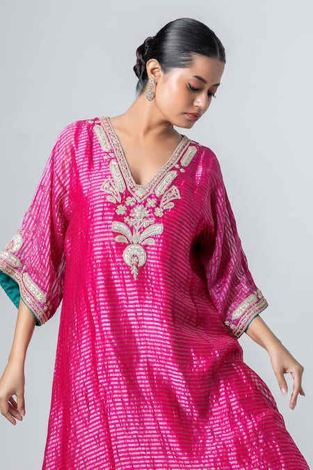 Buy Pants And Pajamas Pink Lace V-neck Stripe Woven Kurta Online at Aza Fashions Buy_Pants And Pajamas_Pink Lace V-neck Stripe Woven Kurta _Online_at_Aza_Fashions
