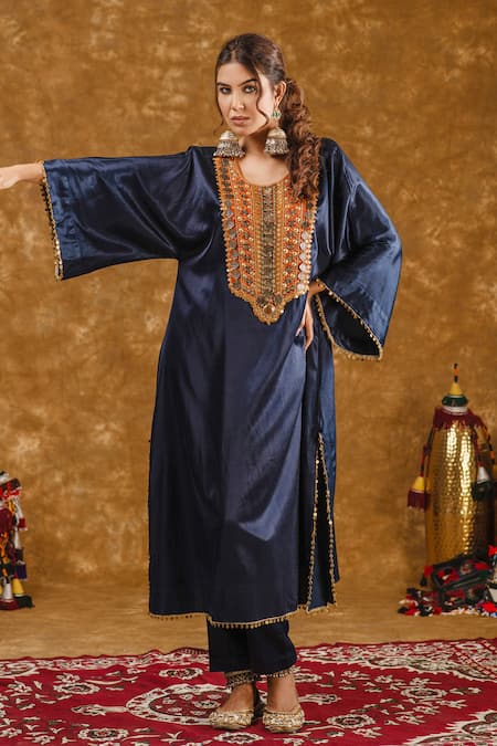 Ekavira Zahra Silk Coin Embellished Phiran With Cigarette Pant 