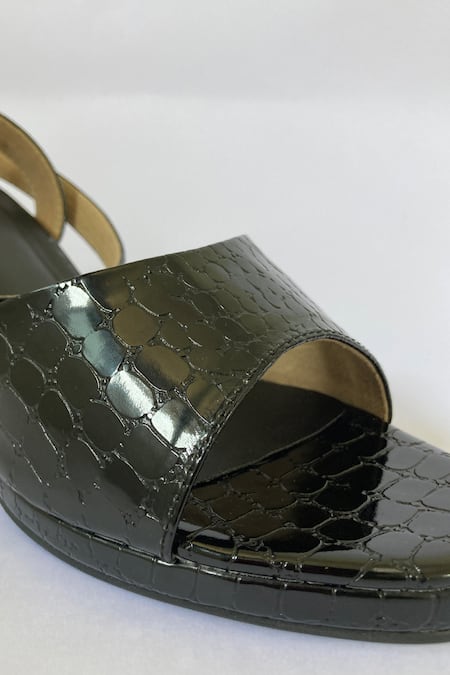Ciel Black Camila Crocodile Block Heels Online at Aza Fashions Ciel_Black Camila Crocodile Block Heels _Online_at_Aza_Fashions