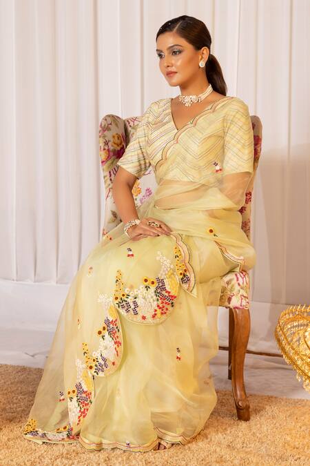 Buy_Islie By Priya Jain_Green Organza, Kota Doria Embroidery V-neck Floral Border Saree With Blouse _Online_at_Aza_Fashions