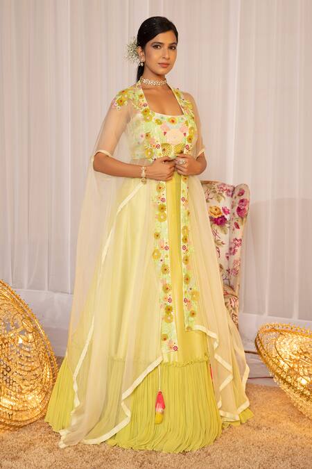 Islie By Priya Jain Green Organza, Kota Doria Embroidery Scoop Neck French Knot Lehenga Set Online at Aza Fashions Islie By Priya Jain_Green Organza, Kota Doria Embroidery Scoop Neck French Knot Lehenga Set _Online_at_Aza_Fashions