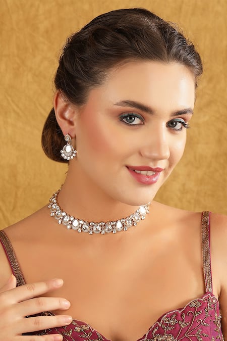 Auraa Trends geometric Carved Embellished Necklace Set 