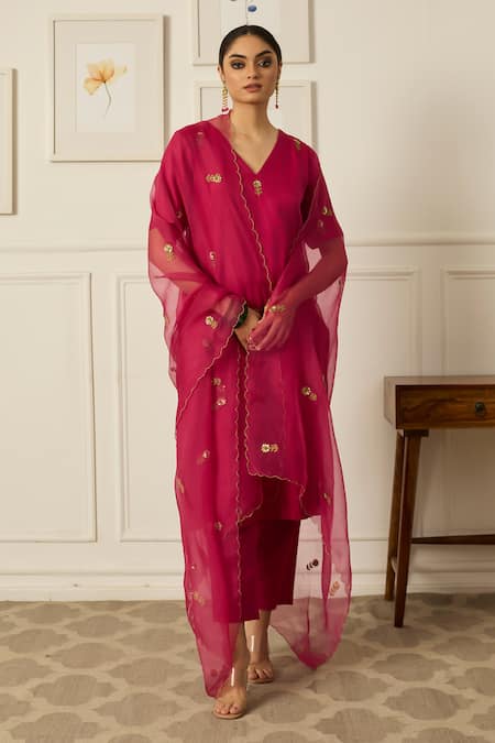 Peeli Dori Pink Organza, Sequins, Beads Iris Flora Embroidered Kurta Pant Set Online at Aza Fashions Peeli Dori_Pink Organza, Sequins, Beads Iris Flora Embroidered Kurta Pant Set _Online_at_Aza_Fashions