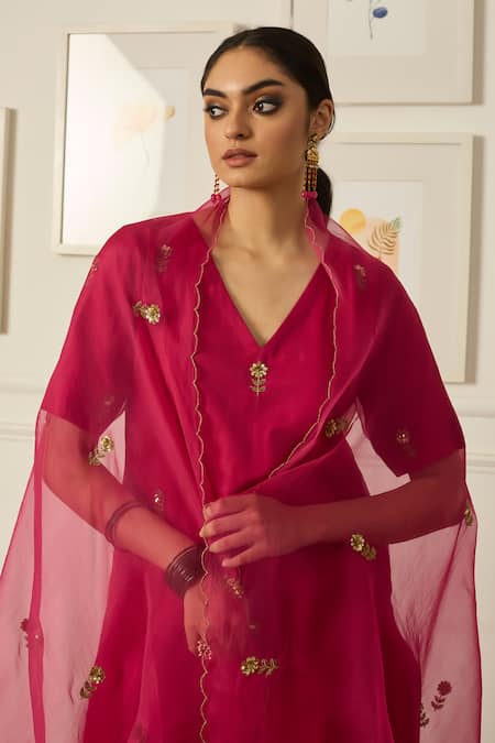 Peeli Dori Pink Organza, Sequins, Beads Iris Flora Embroidered Kurta Pant Set at Aza Fashions Peeli Dori_Pink Organza, Sequins, Beads Iris Flora Embroidered Kurta Pant Set _at_Aza_Fashions