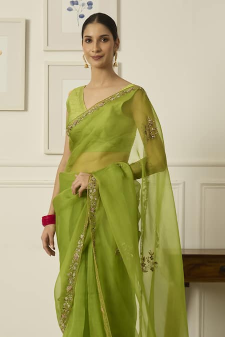 Peeli Dori Green Silk Organza Hand Embroidered Thread Meenakshi Floral Saree With Blouse Online at Aza Fashions Peeli Dori_Green Silk Organza Hand Embroidered Thread Meenakshi Floral Saree With Blouse _Online_at_Aza_Fashions