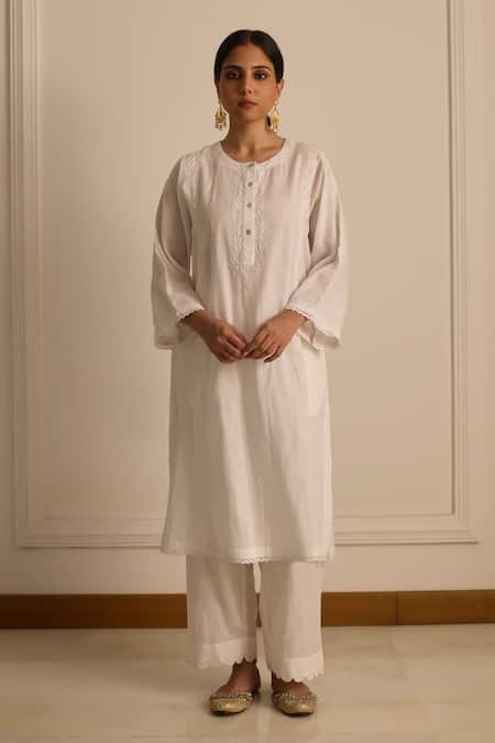 Vasstram Cotton Floral Embroidered Kurta 