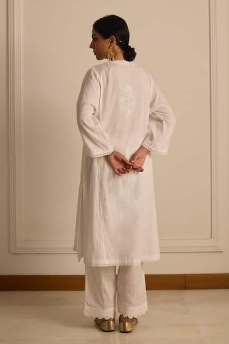 Vasstram Cotton Floral Embroidered Kurta 