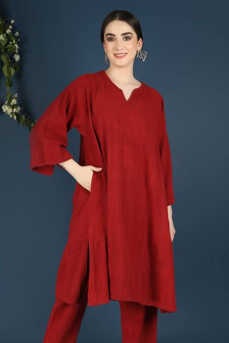 Buy Vasstram Red Cotton Split V-neck Azeema Solid Co-ord Set Online at Aza Fashions Buy_Vasstram_Red Cotton Split V-neck Azeema Solid Co-ord Set _Online_at_Aza_Fashions