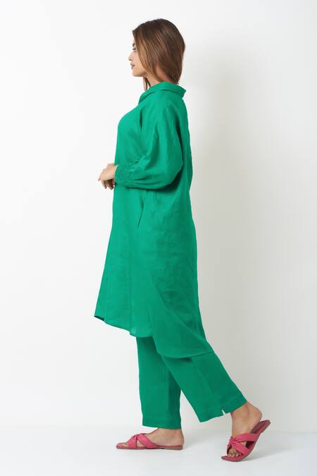 Buy Vasstram Green Linen Collared Solid Kurta With Pant Online at Aza Fashions Buy_Vasstram_Green Linen Collared Solid Kurta With Pant _Online_at_Aza_Fashions