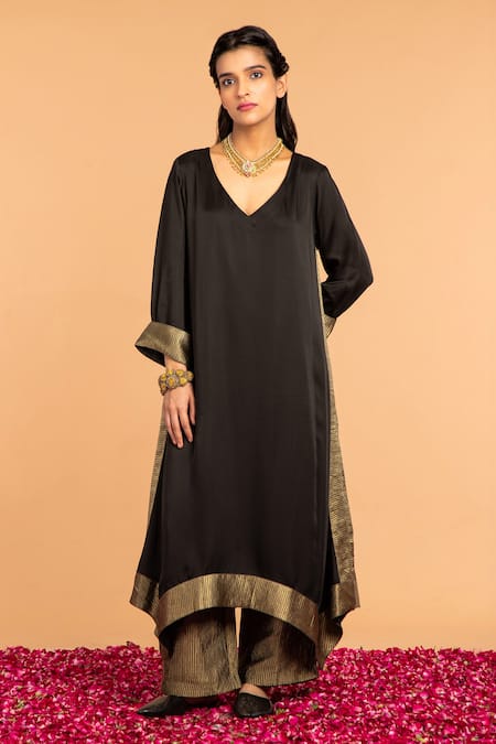 Vasstram Kamal Zari Embroidered Asymmetric Tunic 