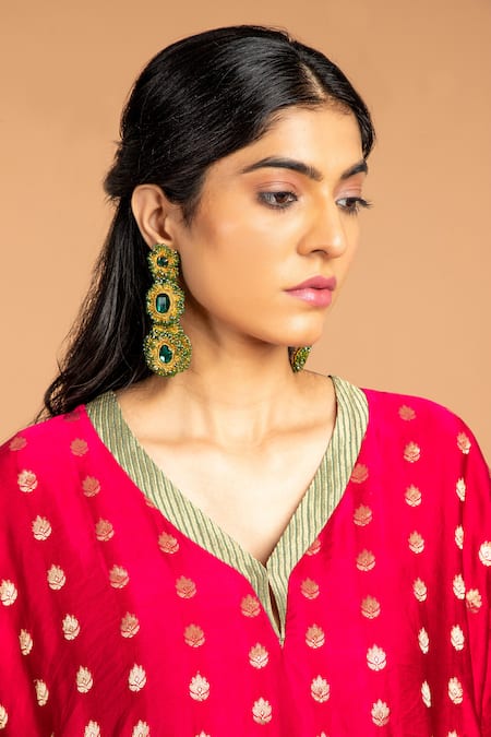 Shop_Vasstram_Magenta Cotton Zari V-neck Mubarak Floral Embroidered Kaftan _Online_at_Aza_Fashions