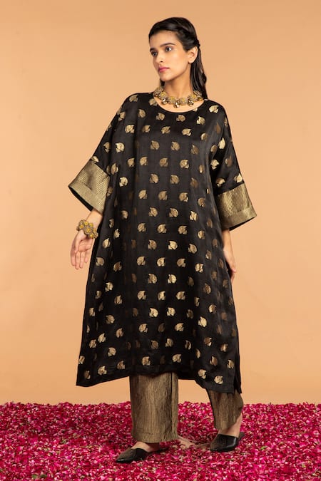 Buy Vasstram Black Silk Zari, Embroidery Round Neck Farah Gulab Buti Kaftan Online at Aza Fashions Buy_Vasstram_Black Silk Zari, Embroidery Round Neck Farah Gulab Buti Kaftan _Online_at_Aza_Fashions