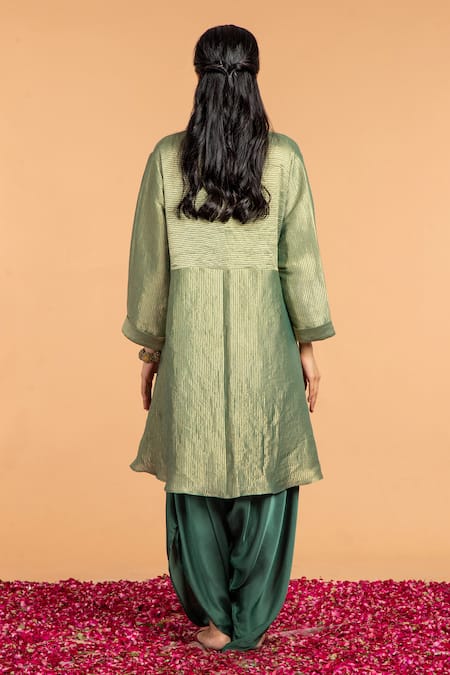 Shop Vasstram Green Sunehri Zari Embroidered Asymmetric Cape at Aza Fashions Shop_Vasstram_Green Sunehri Zari Embroidered Asymmetric Cape _at_Aza_Fashions