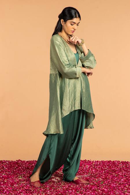 Buy Vasstram Green Sunehri Zari Embroidered Asymmetric Cape Online at Aza Fashions Buy_Vasstram_Green Sunehri Zari Embroidered Asymmetric Cape _Online_at_Aza_Fashions
