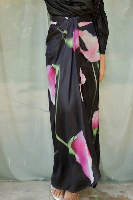 Buy Zwaan Black Silk Ophelia Floral Print Draped Skirt Online at Aza Fashions Buy_Zwaan_Black Silk Ophelia Floral Print Draped Skirt _Online_at_Aza_Fashions