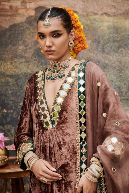 Itrh Brown Velvet, Organza Makhmal Khayal Mirrorwork Short Kurta Sharara Set Online at Aza Fashions Itrh_Brown Velvet, Organza Makhmal Khayal Mirrorwork Short Kurta Sharara Set _Online_at_Aza_Fashions