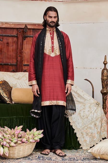 Itrh Naqsh Embroidered Yoke Kurta & Salwar Set 