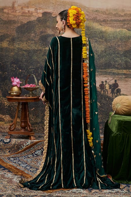 Shop_Itrh_Green Velvet Gota Patti, Sequins V-neck Azal Makhmali Work Kaftan _at_Aza_Fashions