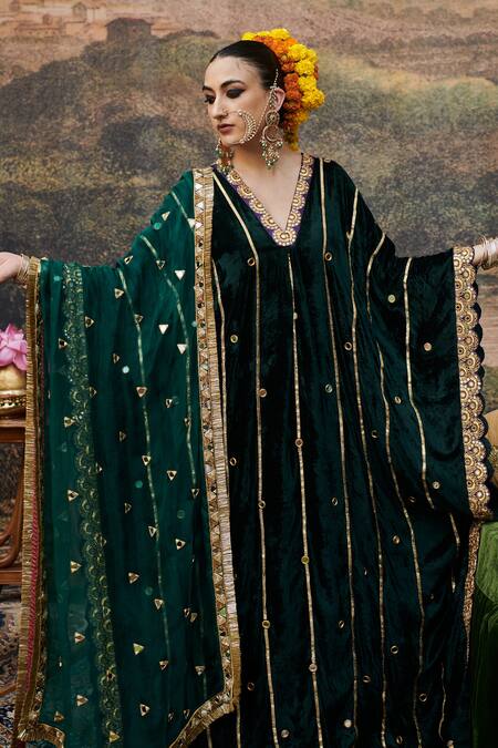 Shop_Itrh_Green Velvet Gota Patti, Sequins V-neck Azal Makhmali Work Kaftan _Online_at_Aza_Fashions
