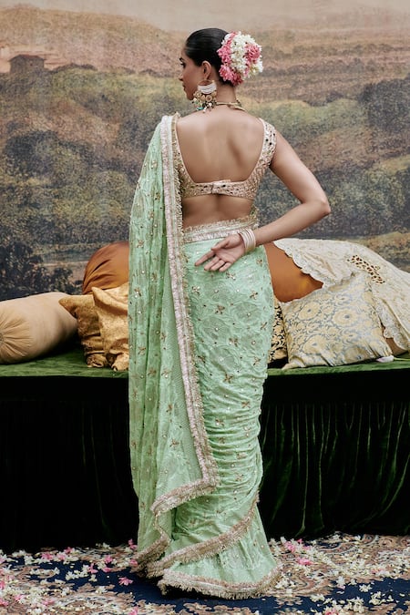 Itrh Naayaab Hand Embroidered Saree With Blouse 